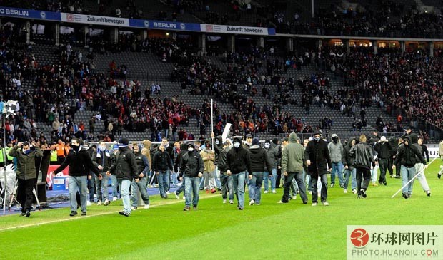  纽伦堡主场气势如虹，德甲球迷文化助推胜利  