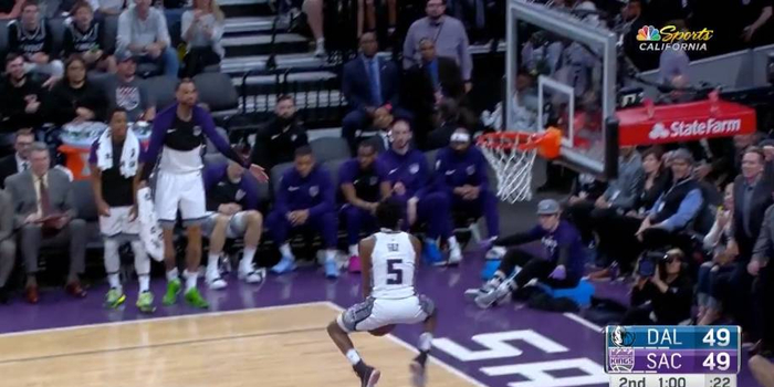  福克斯抢断反击一条龙，国王主场力克勇士取胜利